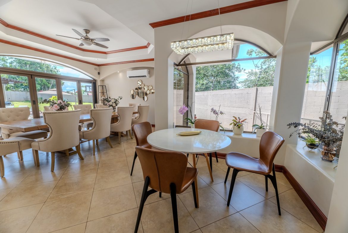 LUXURY PROPERTY WITH SIX BEDROOM, IN PALMARES PEREZ ZELEDON – 0.68 ACRES