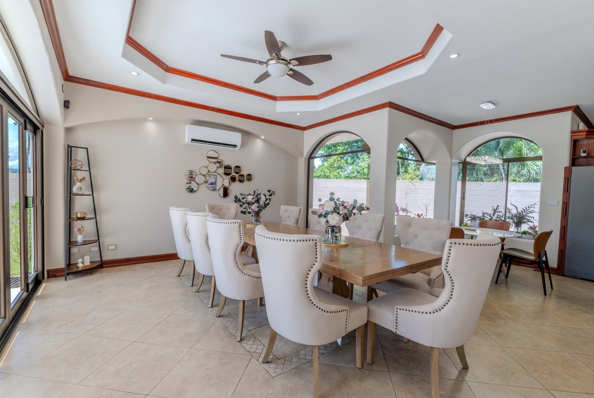 LUXURY PROPERTY WITH SIX BEDROOM, IN PALMARES PEREZ ZELEDON – 0.68 ACRES