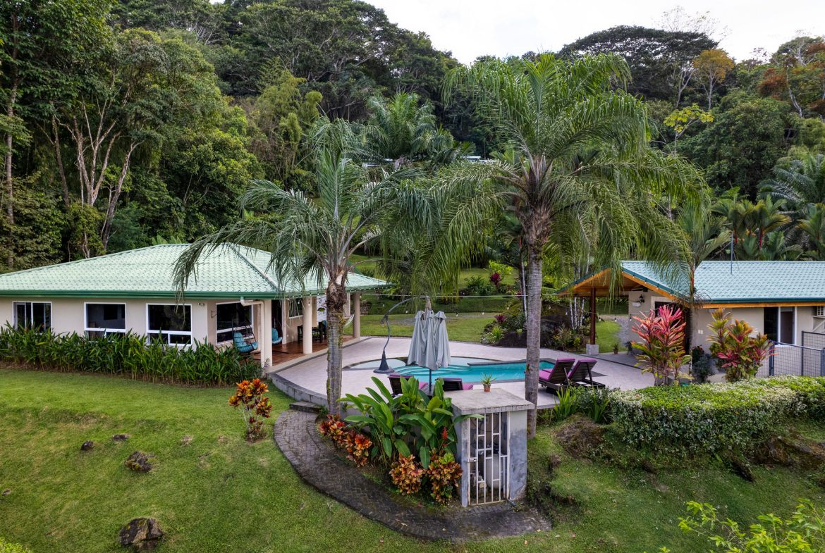 CASA TRANQUILA IN LAGUNAS – HOME, GUEST SUITE, SALON, AND GARAGE WITH WORKSHOP, Uvita, Costa Rica — photo 2