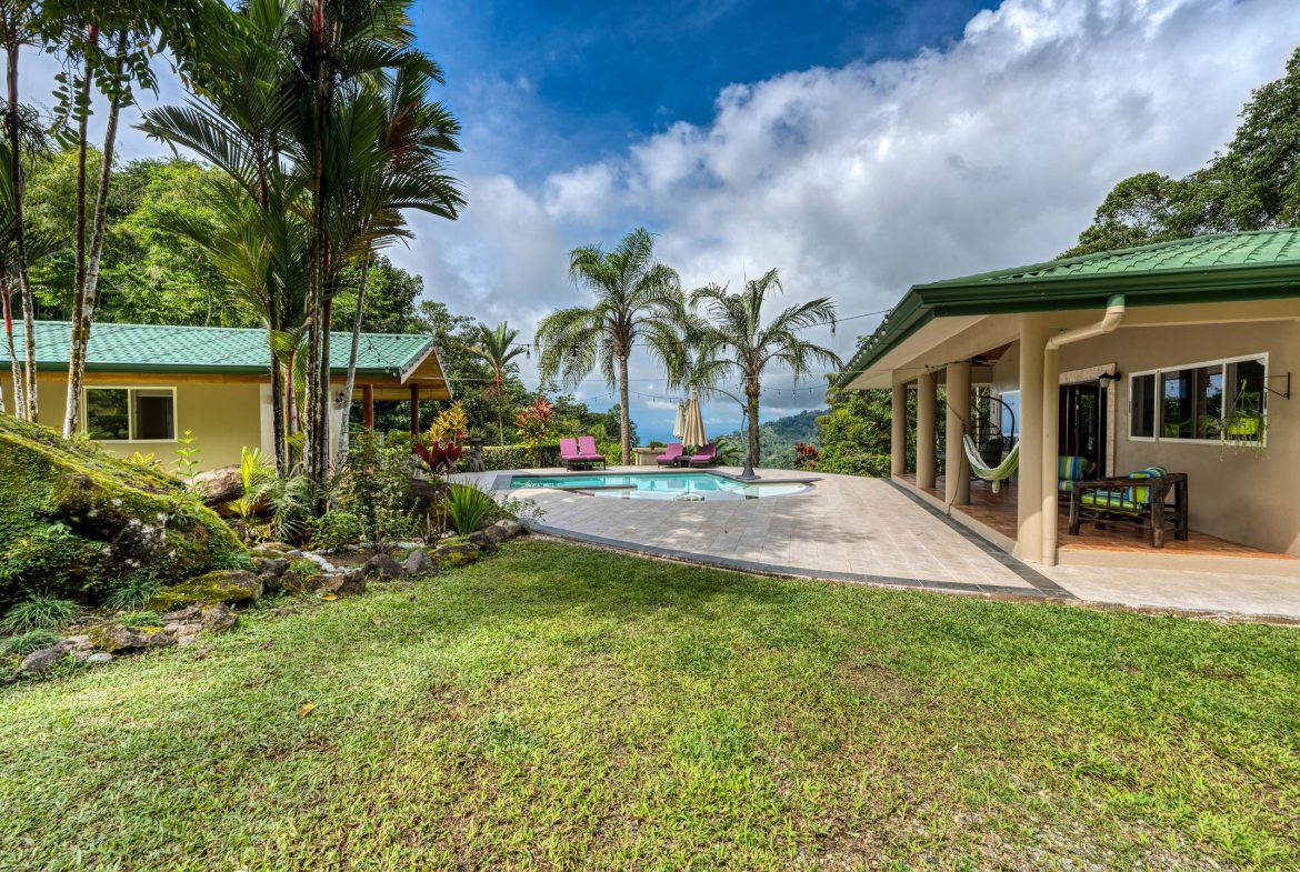 CASA TRANQUILA IN LAGUNAS – HOME, GUEST SUITE, SALON, AND GARAGE WITH WORKSHOP, Uvita, Costa Rica — photo 3