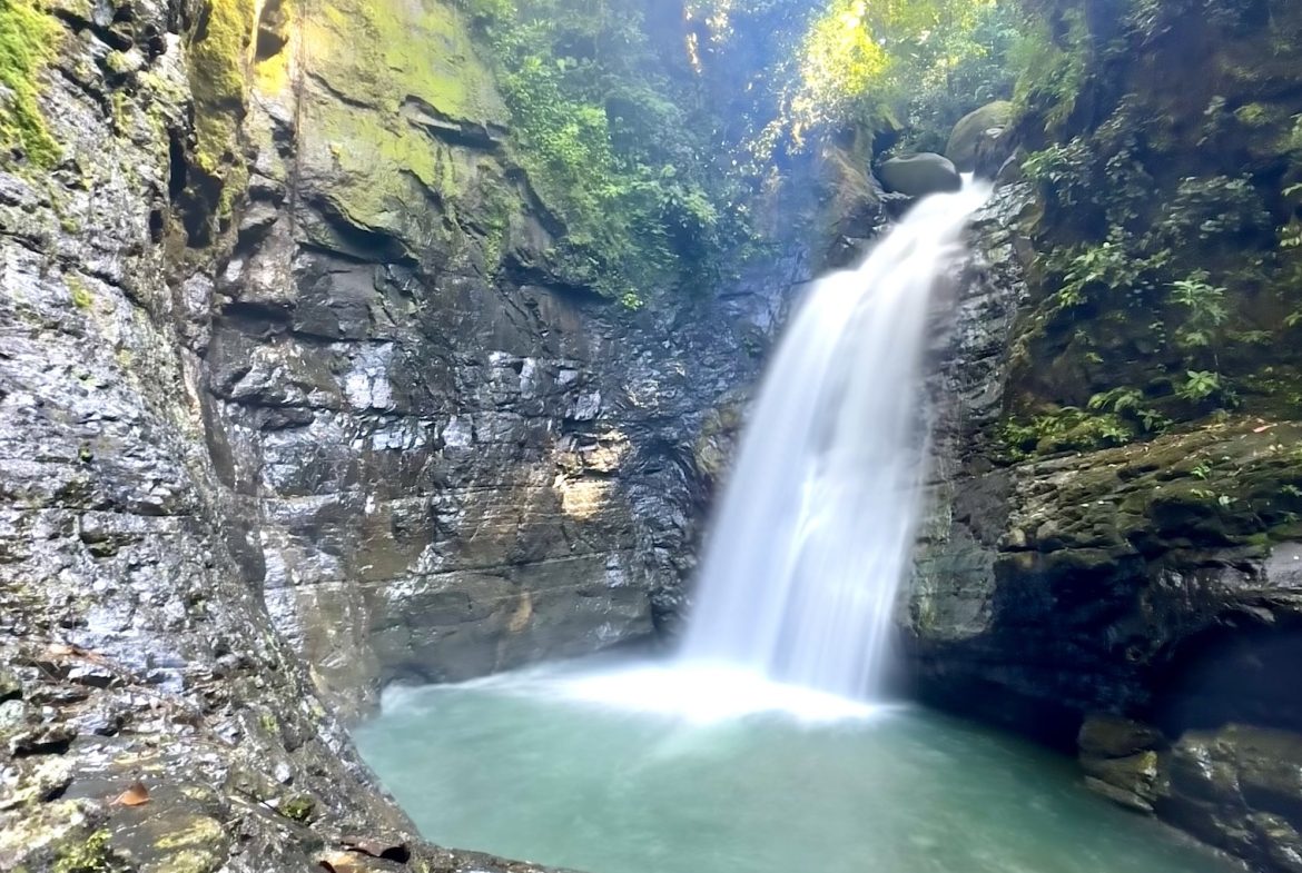 BUILDING PROPERTY WITH A WATERFALL VIEWS, IN SAN SALVADOR – 2.4 ACRES