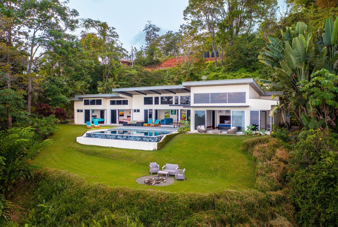 VILLA LUNA PROPERTY WITH THREE BEDROOMS AND SUNSET VIEWS, IN ESCALERAS – 0.66 ACRES, Uvita, Costa Rica — photo 4