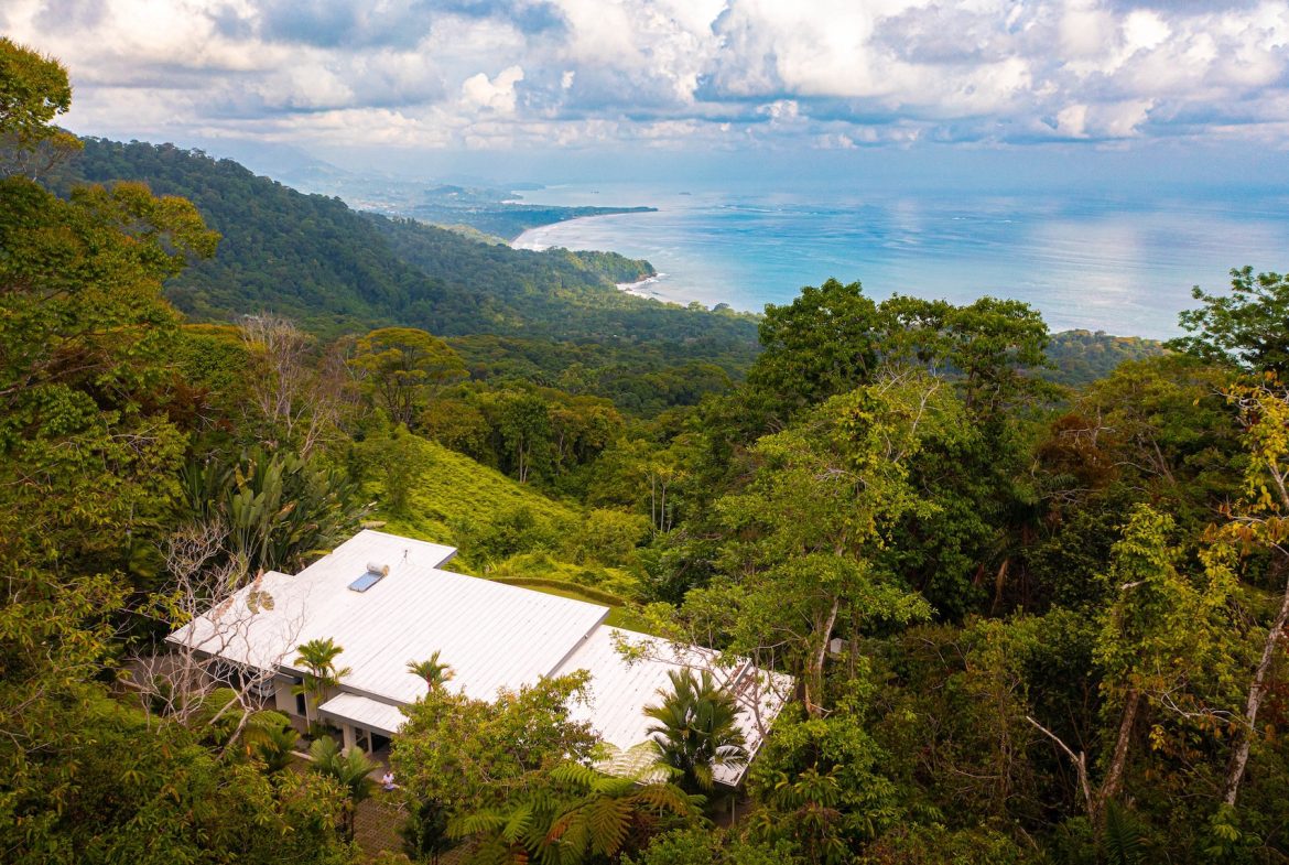 VILLA LUNA PROPERTY WITH THREE BEDROOMS AND SUNSET VIEWS, IN ESCALERAS – 0.66 ACRES, Uvita, Costa Rica — photo 2