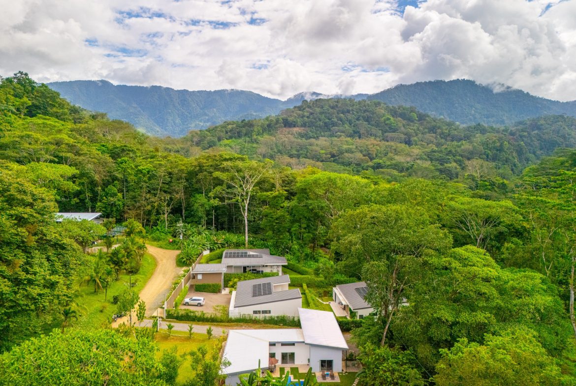 PROPERTY WITH THREE BEDROOMS AND NATURE VIEWS, IN UVITA – 0.47 ACRES, Uvita, Costa Rica — photo 2