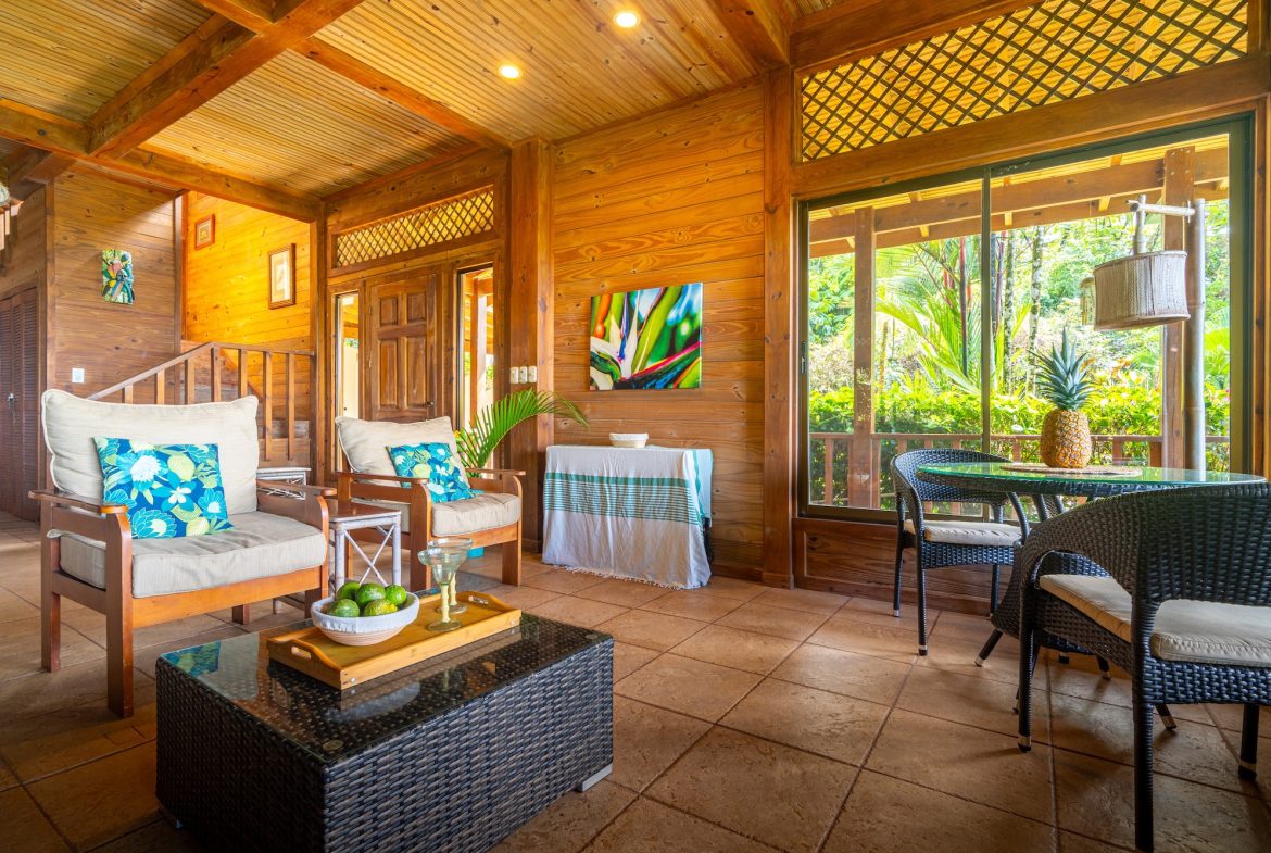 VILLA KRISTINA MOUNTAIN PROPERTY WITH OCEAN VIEWS AND A GUEST HOUSE, IN BALLENA – 3.8 ACRES