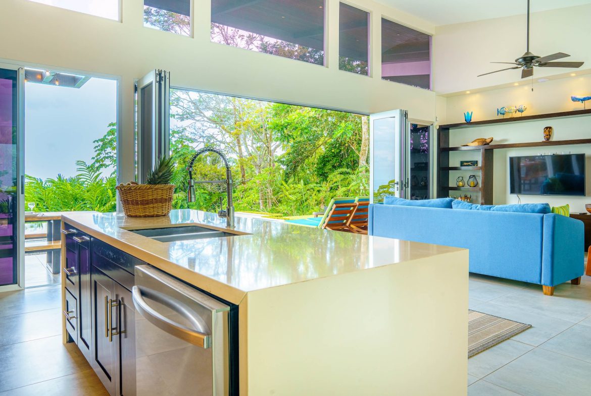 VILLA LUNA PROPERTY WITH THREE BEDROOMS AND SUNSET VIEWS, IN ESCALERAS – 0.66 ACRES