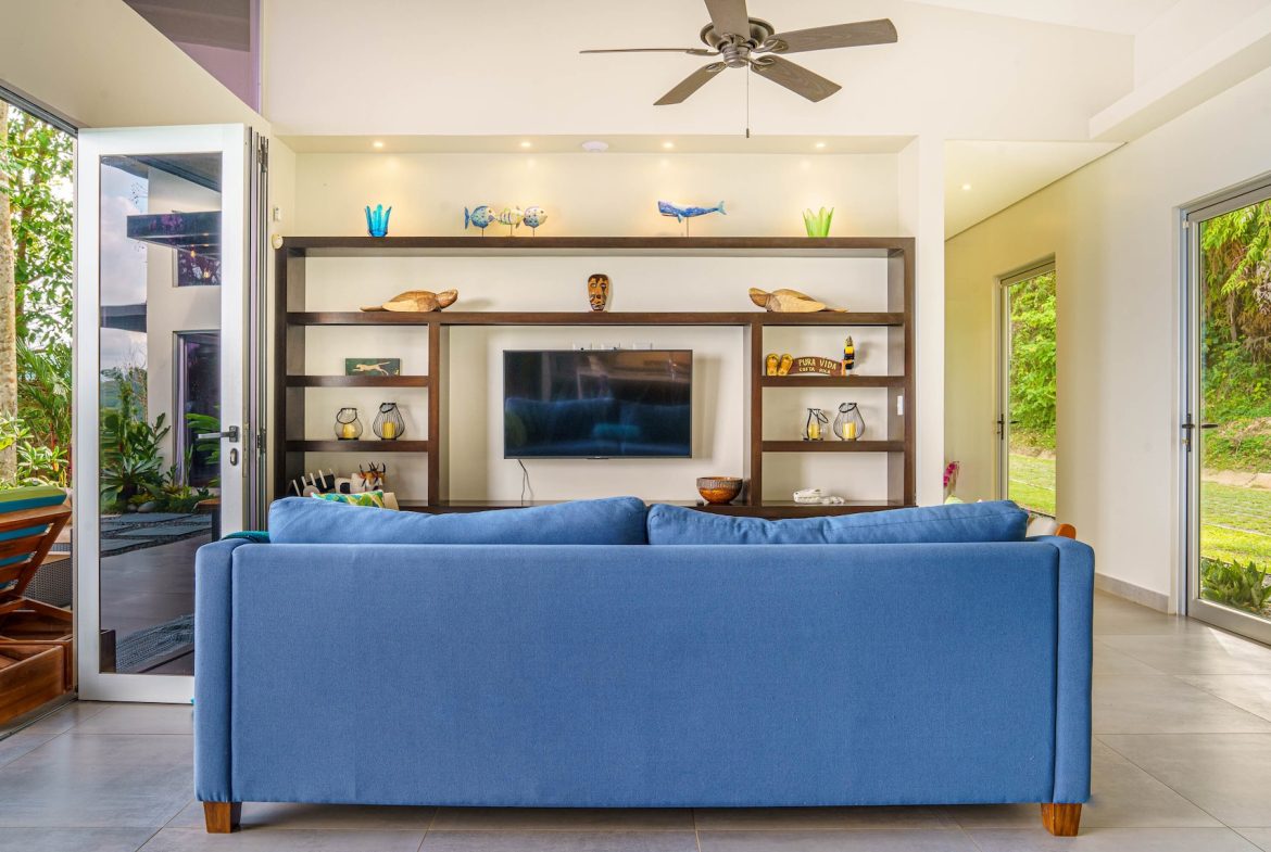 VILLA LUNA PROPERTY WITH THREE BEDROOMS AND SUNSET VIEWS, IN ESCALERAS – 0.66 ACRES