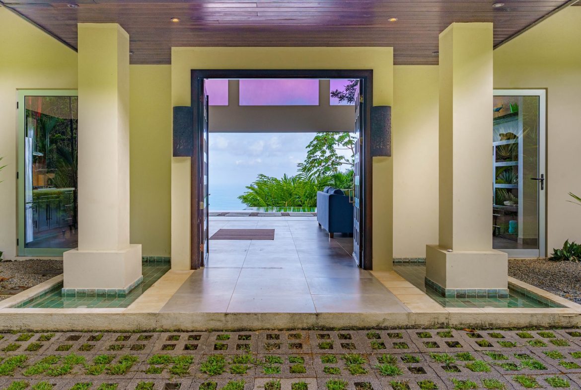 VILLA LUNA PROPERTY WITH THREE BEDROOMS AND SUNSET VIEWS, IN ESCALERAS – 0.66 ACRES