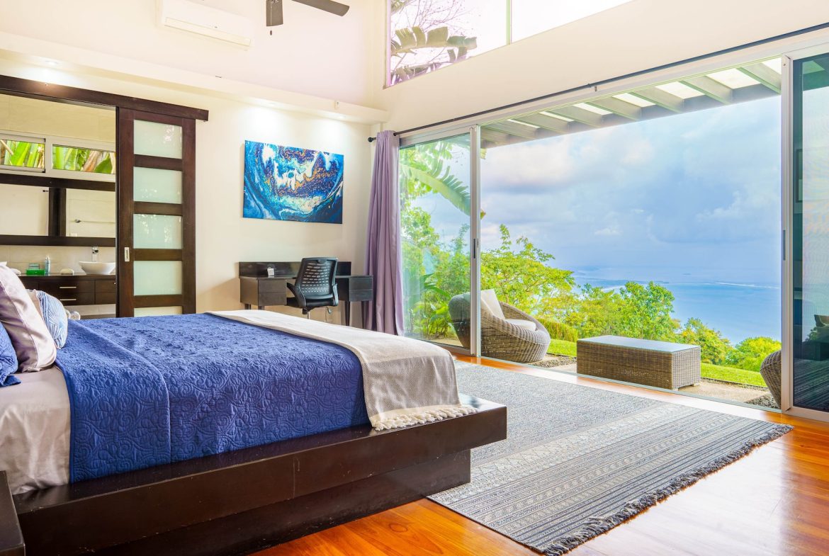 VILLA LUNA PROPERTY WITH THREE BEDROOMS AND SUNSET VIEWS, IN ESCALERAS – 0.66 ACRES
