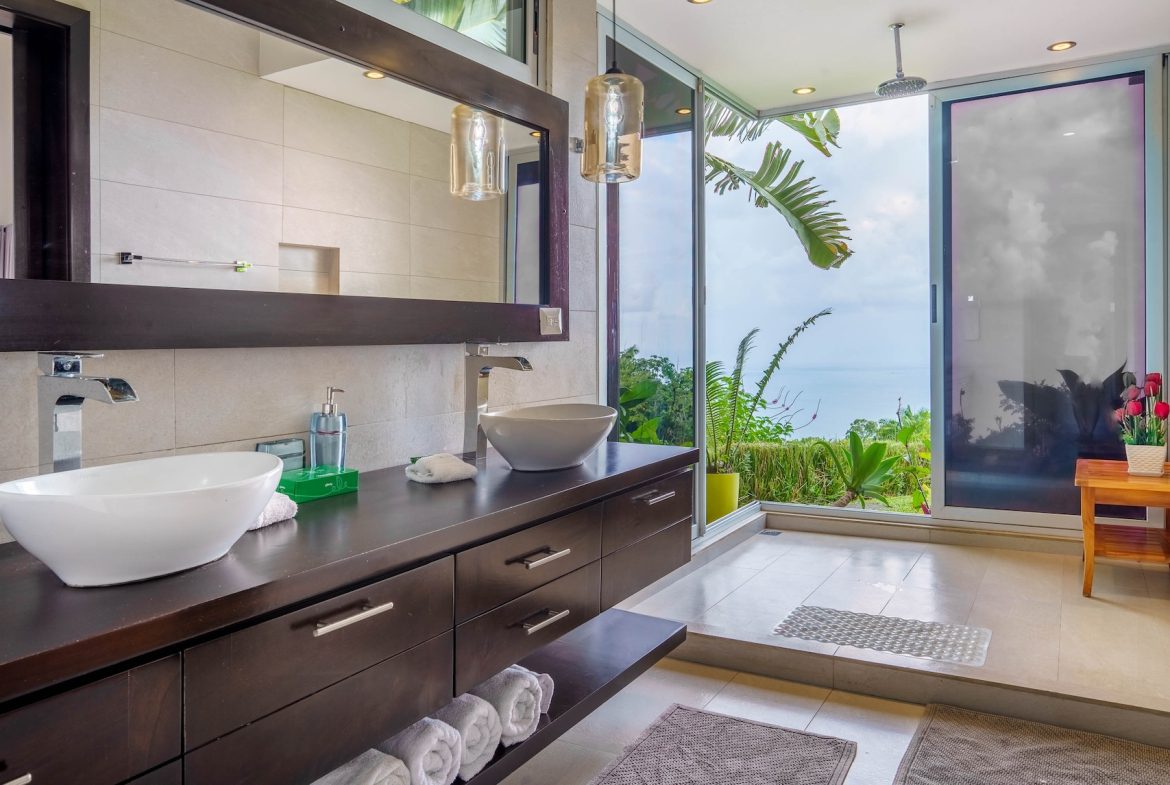 VILLA LUNA PROPERTY WITH THREE BEDROOMS AND SUNSET VIEWS, IN ESCALERAS – 0.66 ACRES