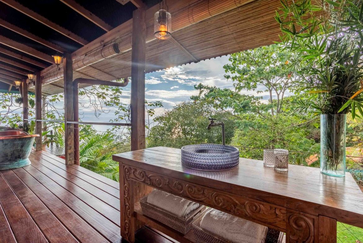 PROPERTY WITH OCEAN AND SUNSET VIEWS, IN ESCALERAS – 1.23 ACRES