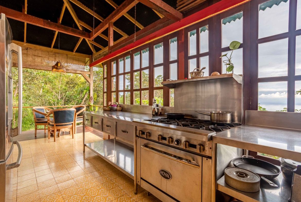 PROPERTY WITH OCEAN AND SUNSET VIEWS, IN ESCALERAS – 1.23 ACRES