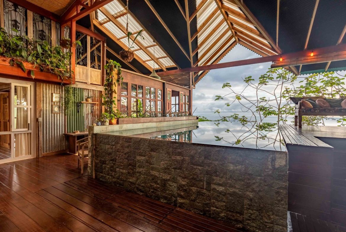 PROPERTY WITH OCEAN AND SUNSET VIEWS, IN ESCALERAS – 1.23 ACRES