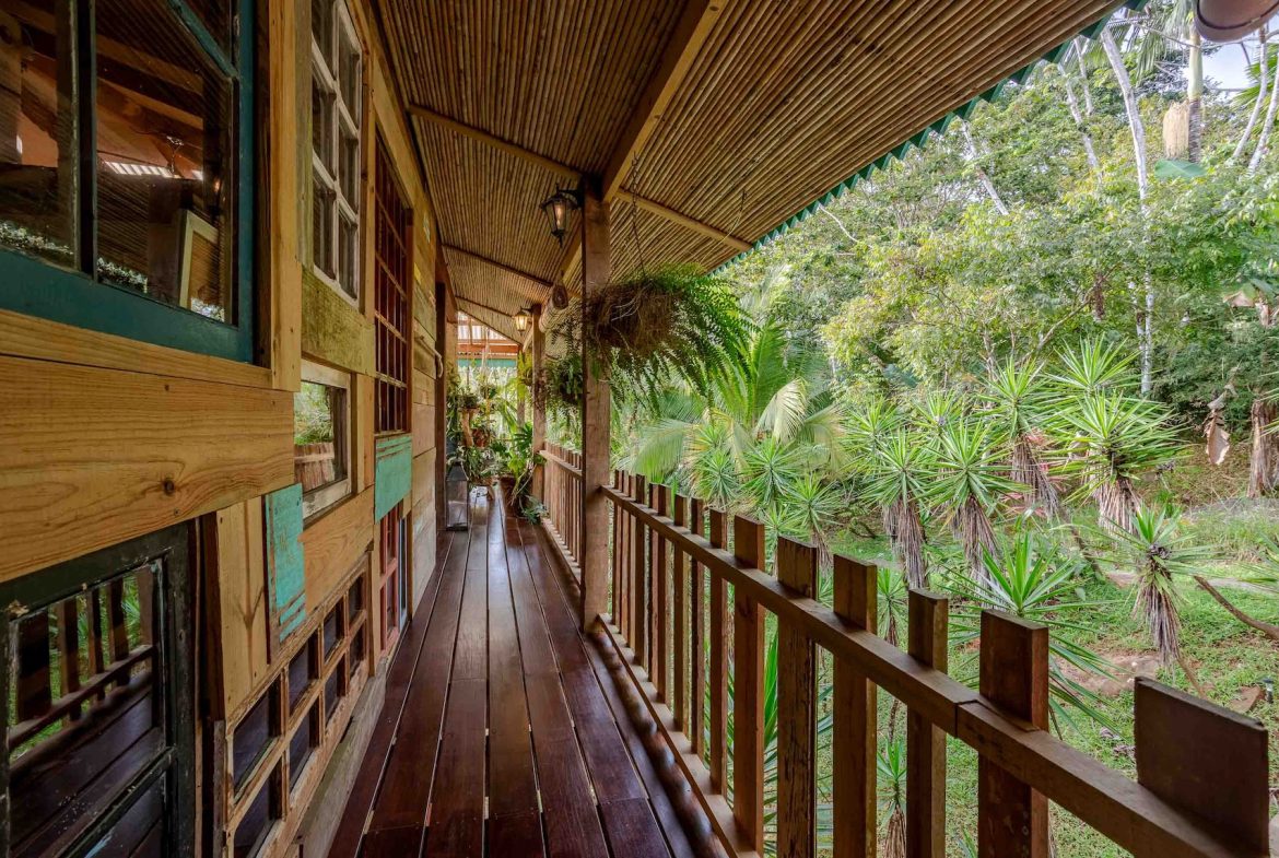 PROPERTY WITH OCEAN AND SUNSET VIEWS, IN ESCALERAS – 1.23 ACRES