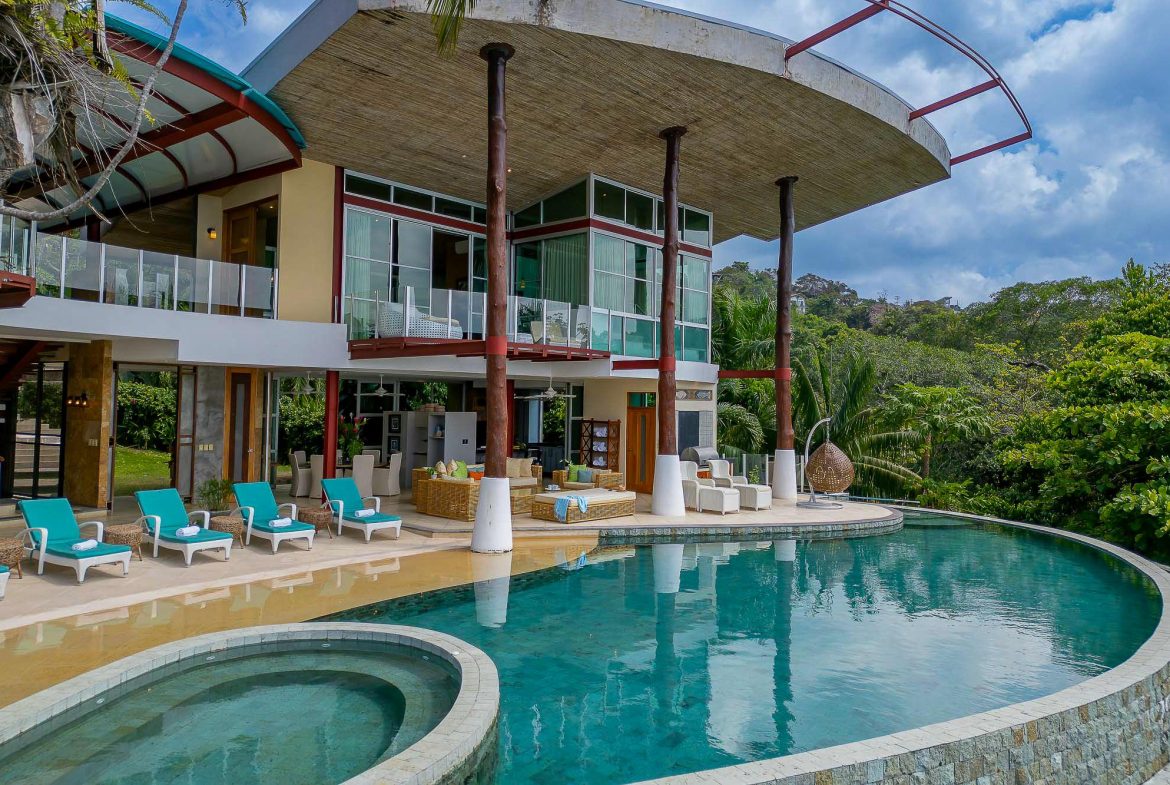 CASA FANTASTICA PROPERTY WITH TEN BEDROOMS AND OCEAN VIEWS, IN MANUEL ANTONIO – 1.3 ACRES, Uvita, Costa Rica — photo 4