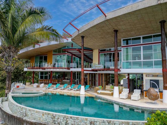 CASA FANTASTICA PROPERTY WITH TEN BEDROOMS AND OCEAN VIEWS, IN MANUEL ANTONIO – 1.3 ACRES, Manuel Antonio, Costa Rica — photo 3