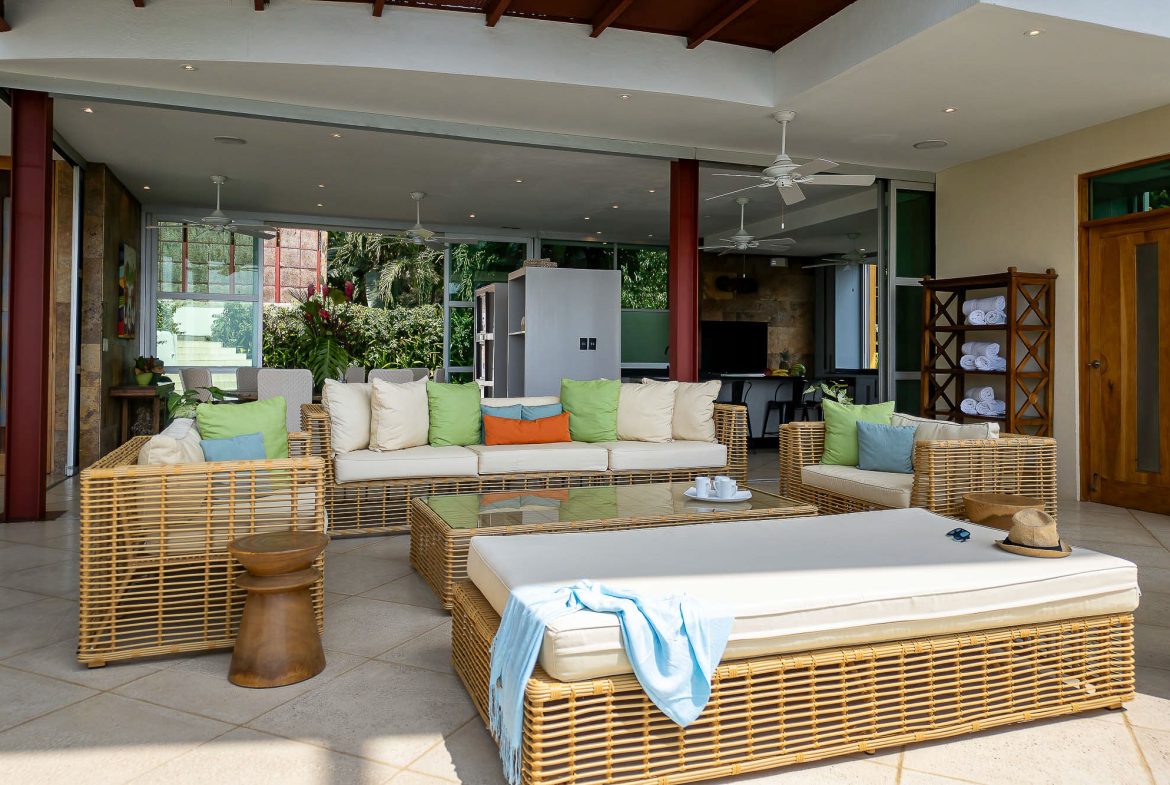 CASA FANTASTICA PROPERTY WITH TEN BEDROOMS AND OCEAN VIEWS, IN MANUEL ANTONIO – 1.3 ACRES, Uvita, Costa Rica — photo 8