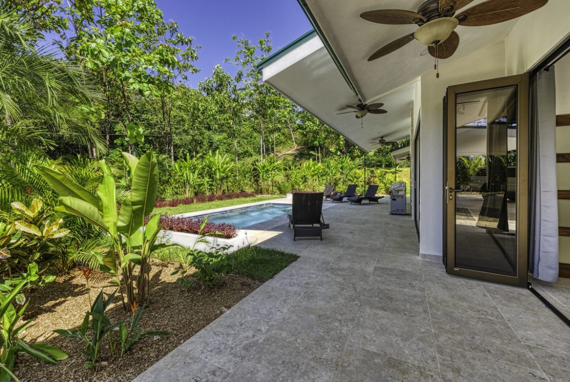 CASA DEL BOSQUE PROPERTY WITH TWO BEDROOM IN THE MIDDLE OF THE NATURE, IN SAVEGRE – 1.23 ACRES, Uvita, Costa Rica — photo 7