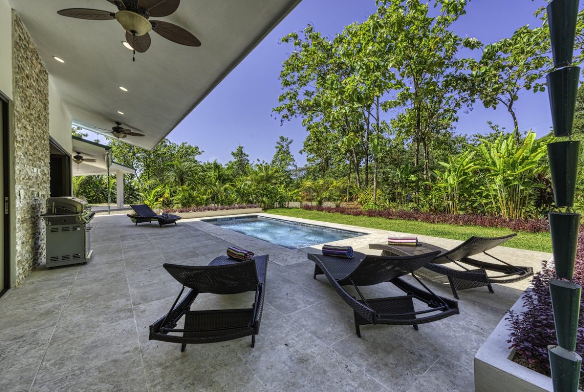 CASA DEL BOSQUE PROPERTY WITH TWO BEDROOM IN THE MIDDLE OF THE NATURE, IN SAVEGRE – 1.23 ACRES