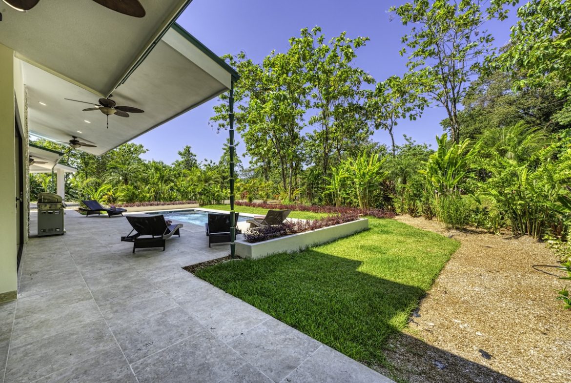 CASA DEL BOSQUE PROPERTY WITH TWO BEDROOM IN THE MIDDLE OF THE NATURE, IN SAVEGRE – 1.23 ACRES