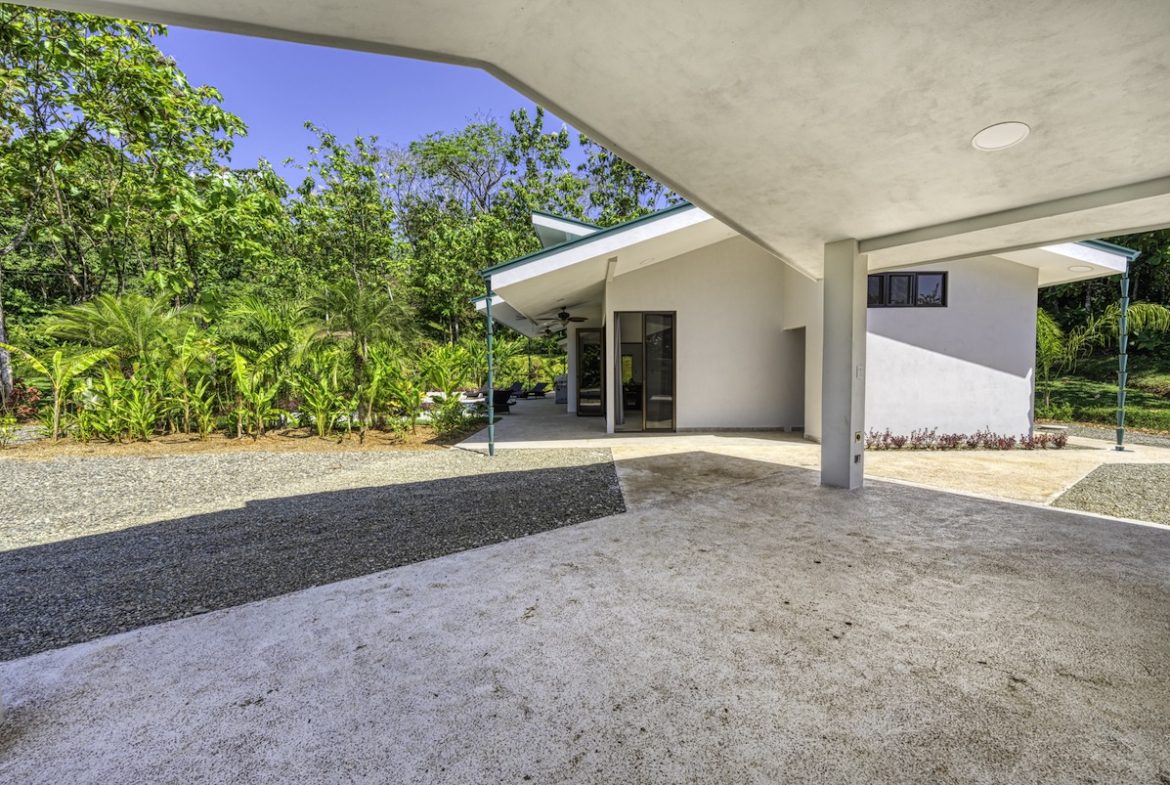 CASA DEL BOSQUE PROPERTY WITH TWO BEDROOM IN THE MIDDLE OF THE NATURE, IN SAVEGRE – 1.23 ACRES