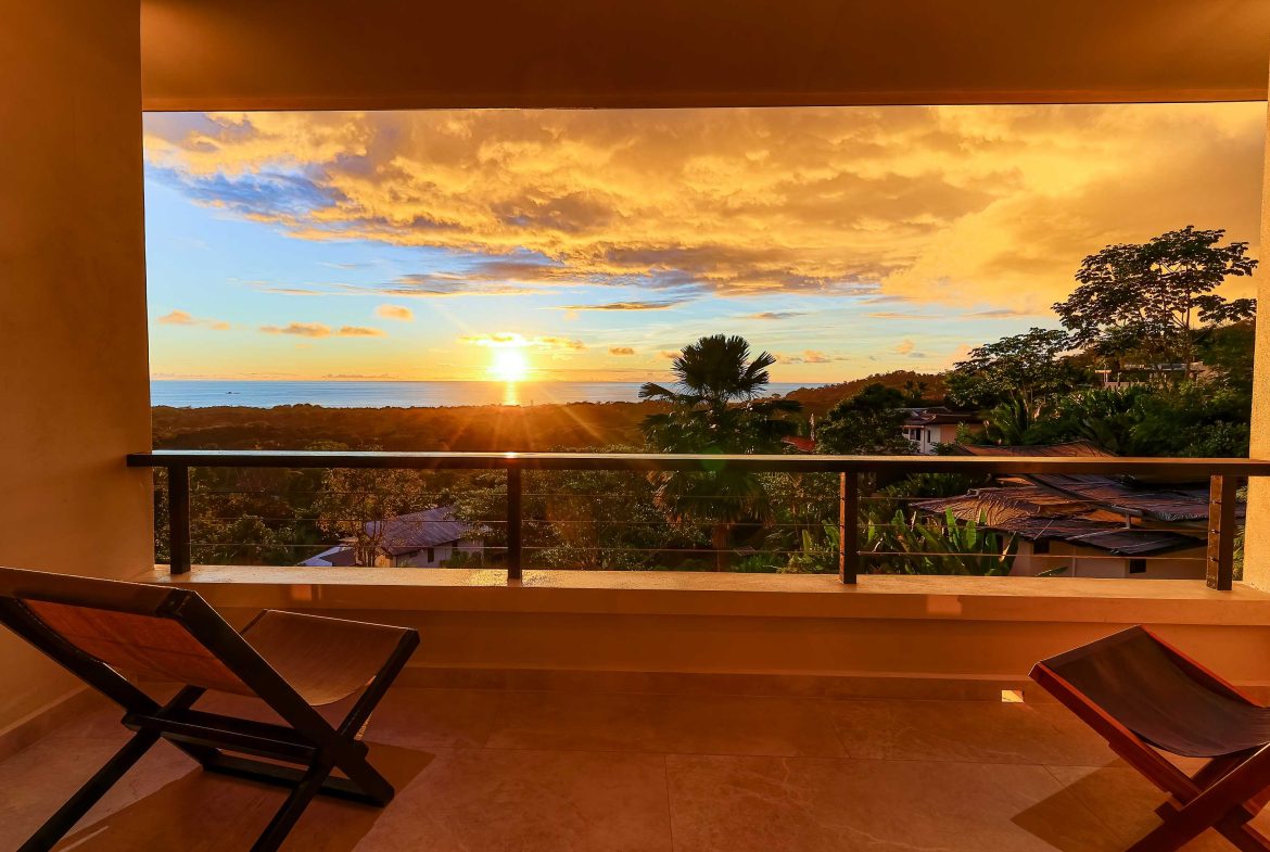 VILLA CIELO AZUL LUXURY PROPERTY WITH SIX BEDROOMS AND OCEAN VIEWS, IN JARDINES DEL MORETE UVITA – 0.55 ACRES