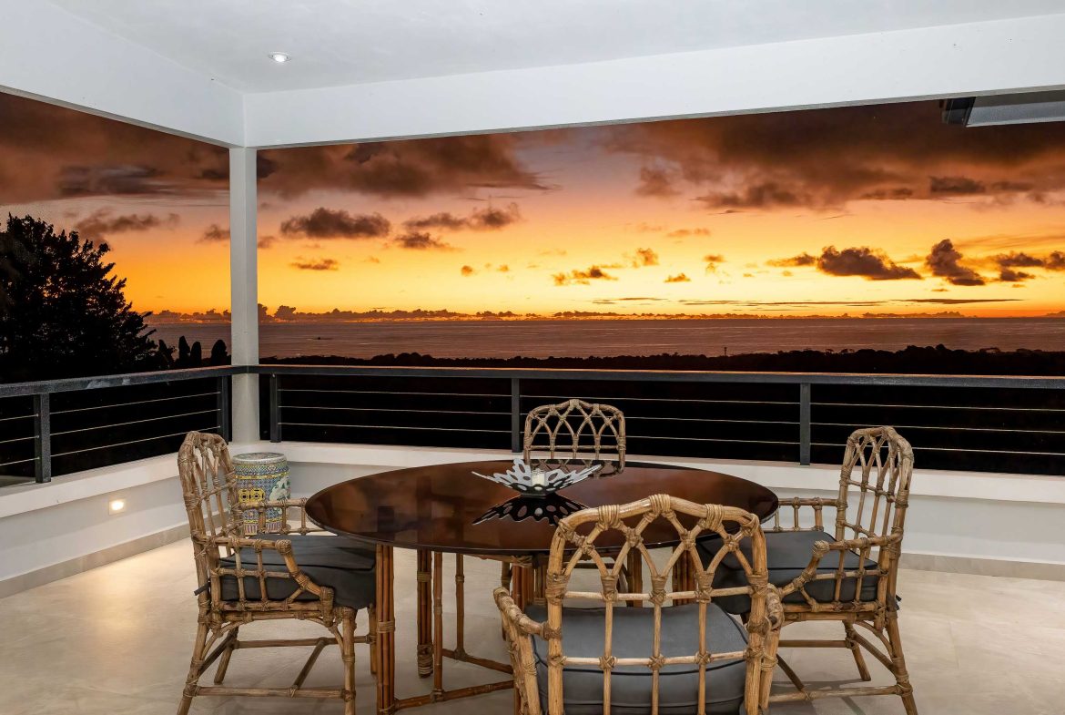 VILLA CIELO AZUL LUXURY PROPERTY WITH SIX BEDROOMS AND OCEAN VIEWS, IN JARDINES DEL MORETE UVITA – 0.55 ACRES