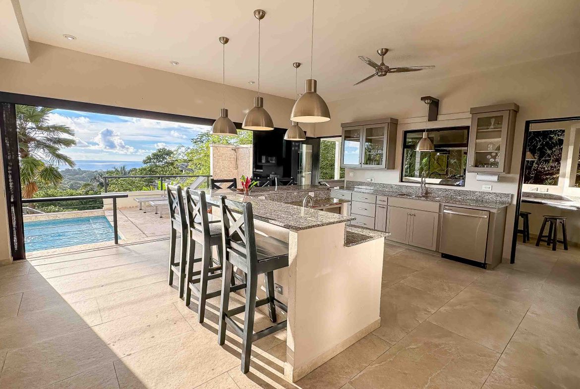 VILLA CIELO AZUL LUXURY PROPERTY WITH SIX BEDROOMS AND OCEAN VIEWS, IN JARDINES DEL MORETE UVITA – 0.55 ACRES