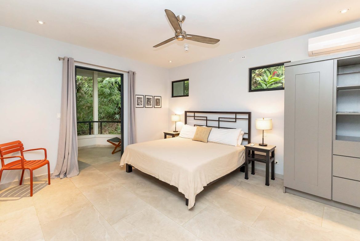 VILLA CIELO AZUL LUXURY PROPERTY WITH SIX BEDROOMS AND OCEAN VIEWS, IN JARDINES DEL MORETE UVITA – 0.55 ACRES