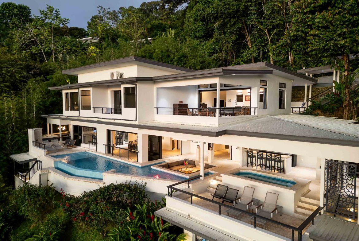 VILLA CIELO AZUL LUXURY PROPERTY WITH SIX BEDROOMS AND OCEAN VIEWS, IN JARDINES DEL MORETE UVITA – 0.55 ACRES, Uvita, Costa Rica — photo 2