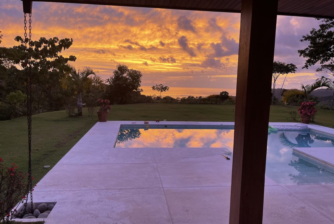 PROPERTY WITH THREE BEDROOM AND PANORAMIC VIEWS OF THE OCEAN, IN OJOCHAL – 0.54 ACRES
