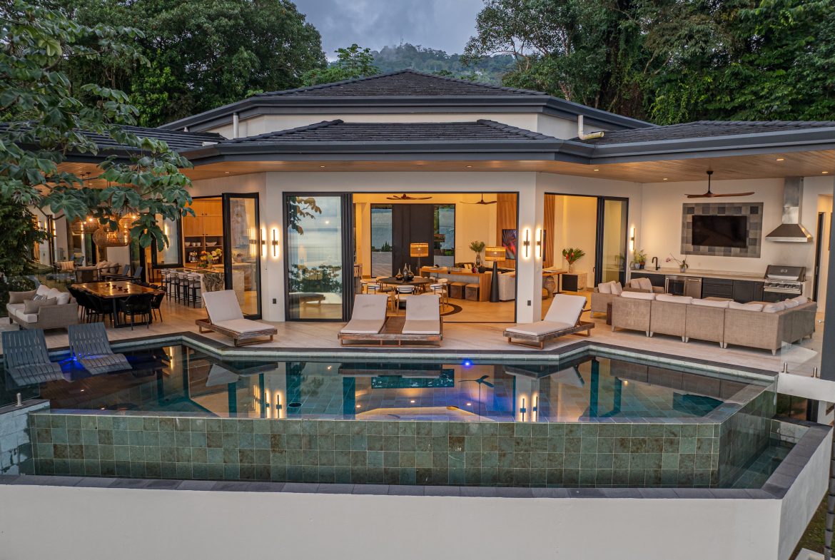 MAJESTIC LUXURY ESTATE WITH FIVE BEDROOMS IN ESCALERAS – 5.5 ACRES, Uvita, Costa Rica — photo 2