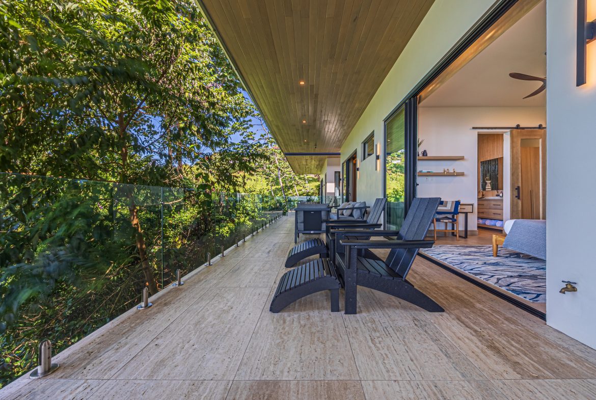 MAJESTIC LUXURY ESTATE WITH FIVE BEDROOMS IN ESCALERAS – 5.5 ACRES