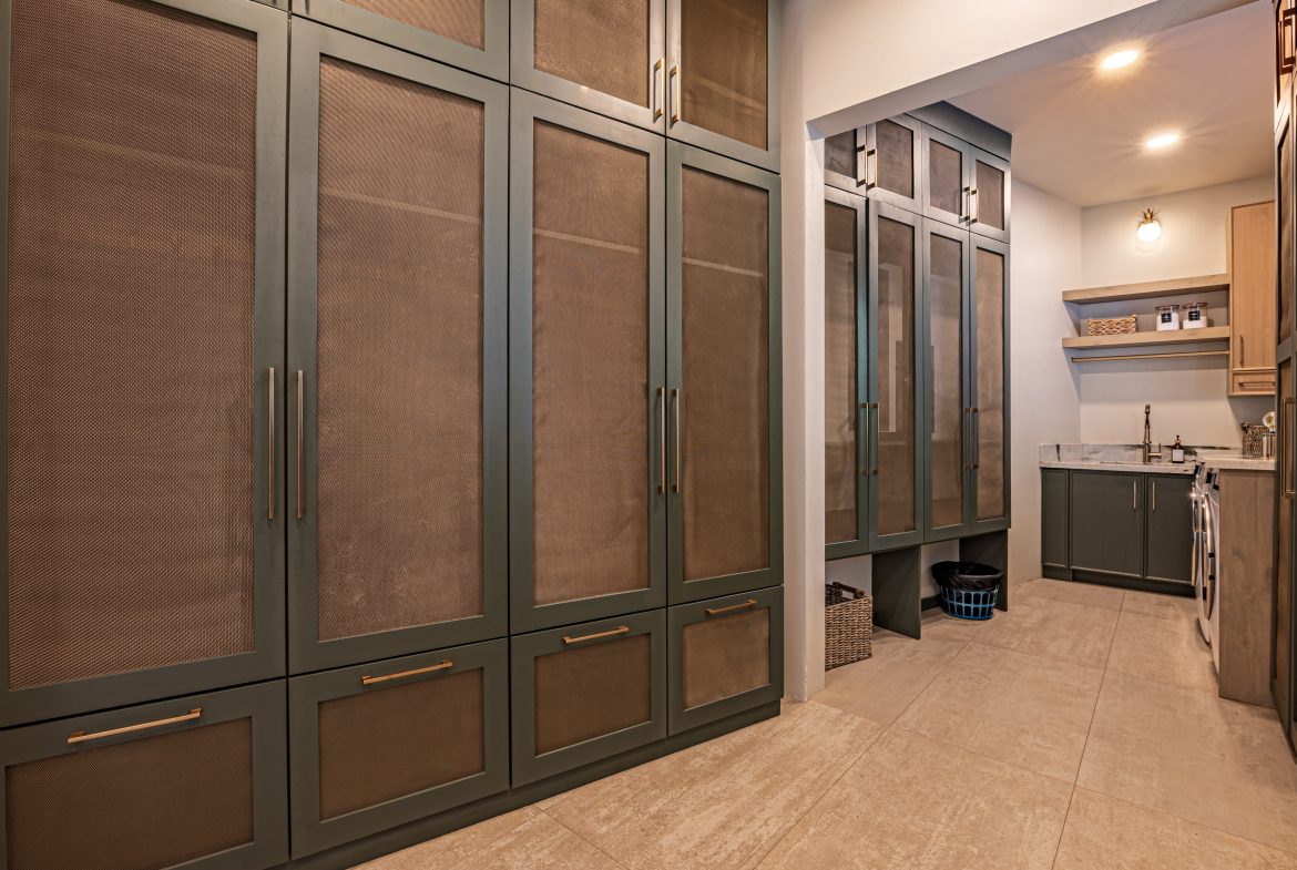 MAJESTIC LUXURY ESTATE WITH FIVE BEDROOMS IN ESCALERAS – 5.5 ACRES