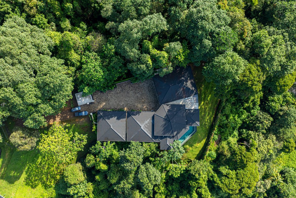 MAJESTIC LUXURY ESTATE WITH FIVE BEDROOMS IN ESCALERAS – 5.5 ACRES