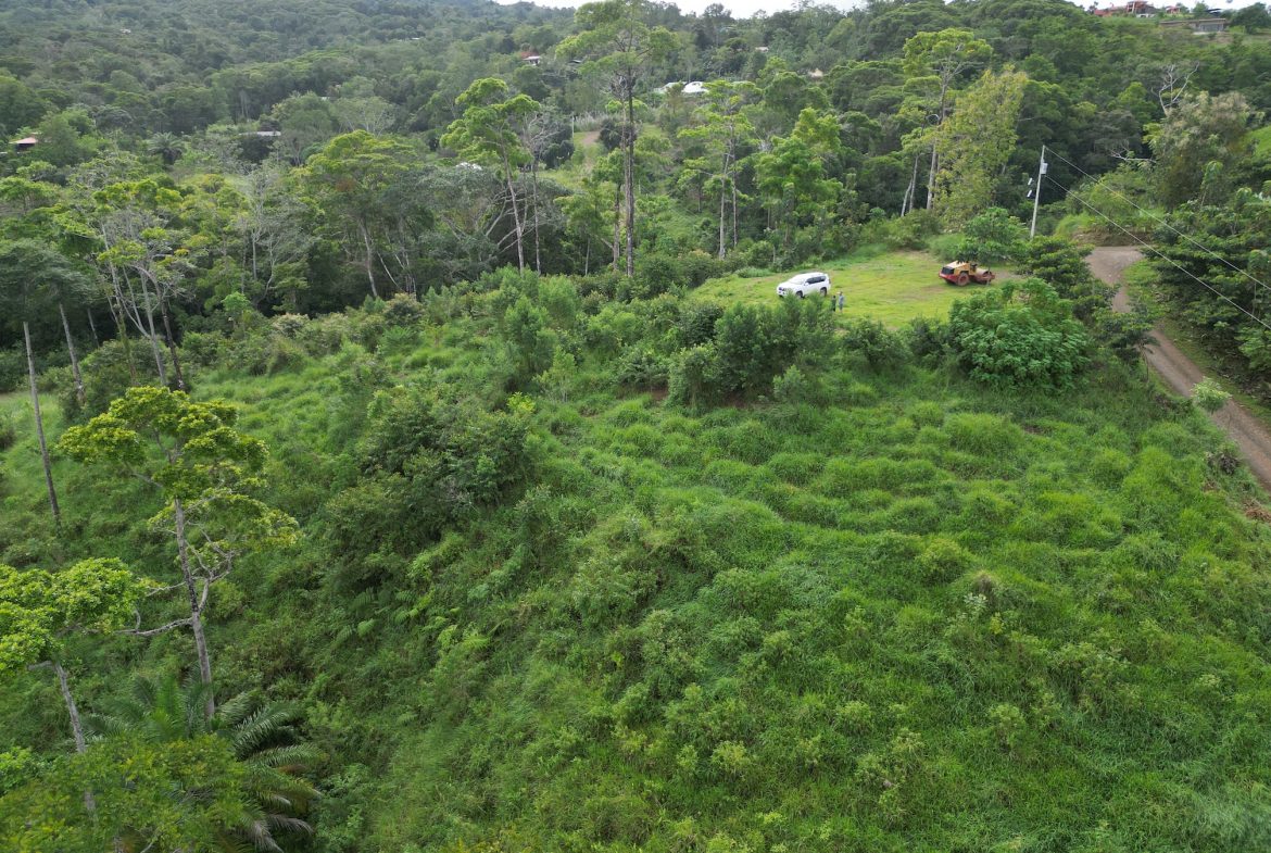 BUILDING PROPERTY WITH A WATERFALL VIEWS, IN SAN SALVADOR – 2.4 ACRES