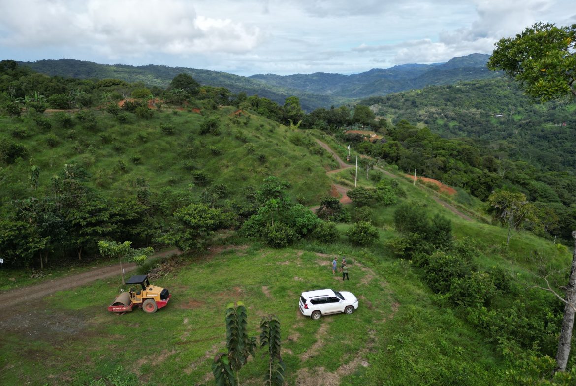 BUILDING PROPERTY WITH A WATERFALL VIEWS, IN SAN SALVADOR – 2.4 ACRES