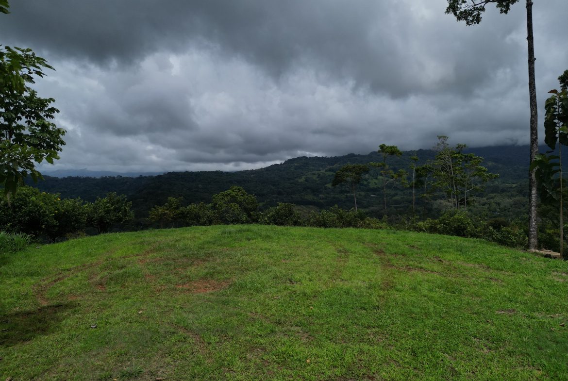 BUILDING PROPERTY WITH A WATERFALL VIEWS, IN SAN SALVADOR – 2.4 ACRES