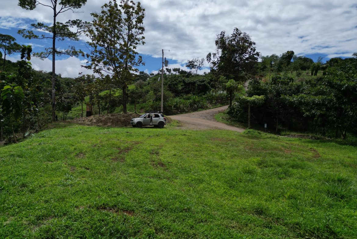 BUILDING PROPERTY WITH A WATERFALL VIEWS, IN SAN SALVADOR – 2.4 ACRES