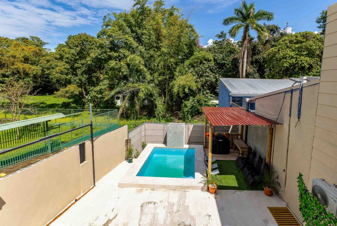PROPERTY WITH THREE BEDROOM NEAR TO QUEPOS – 0.05 ACRES