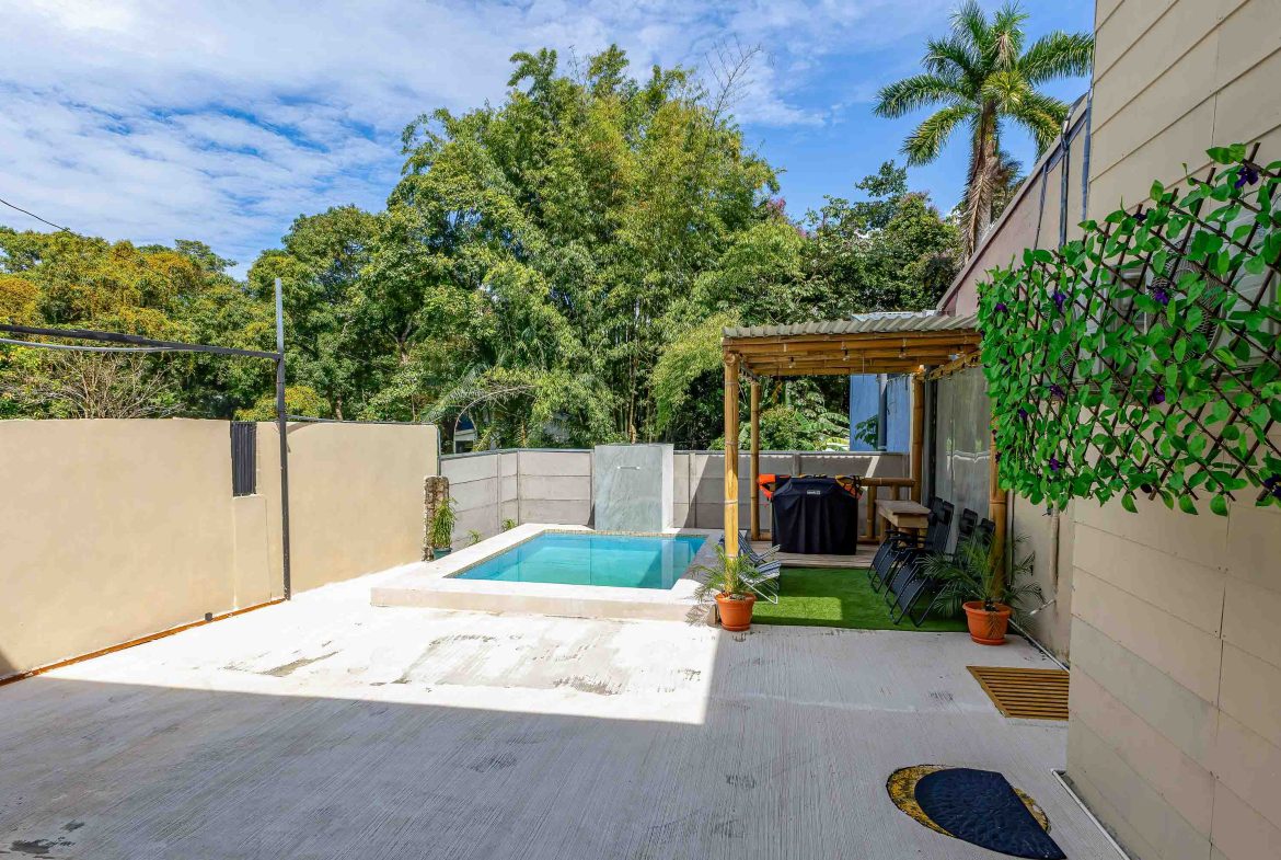 PROPERTY WITH THREE BEDROOM NEAR TO QUEPOS – 0.05 ACRES
