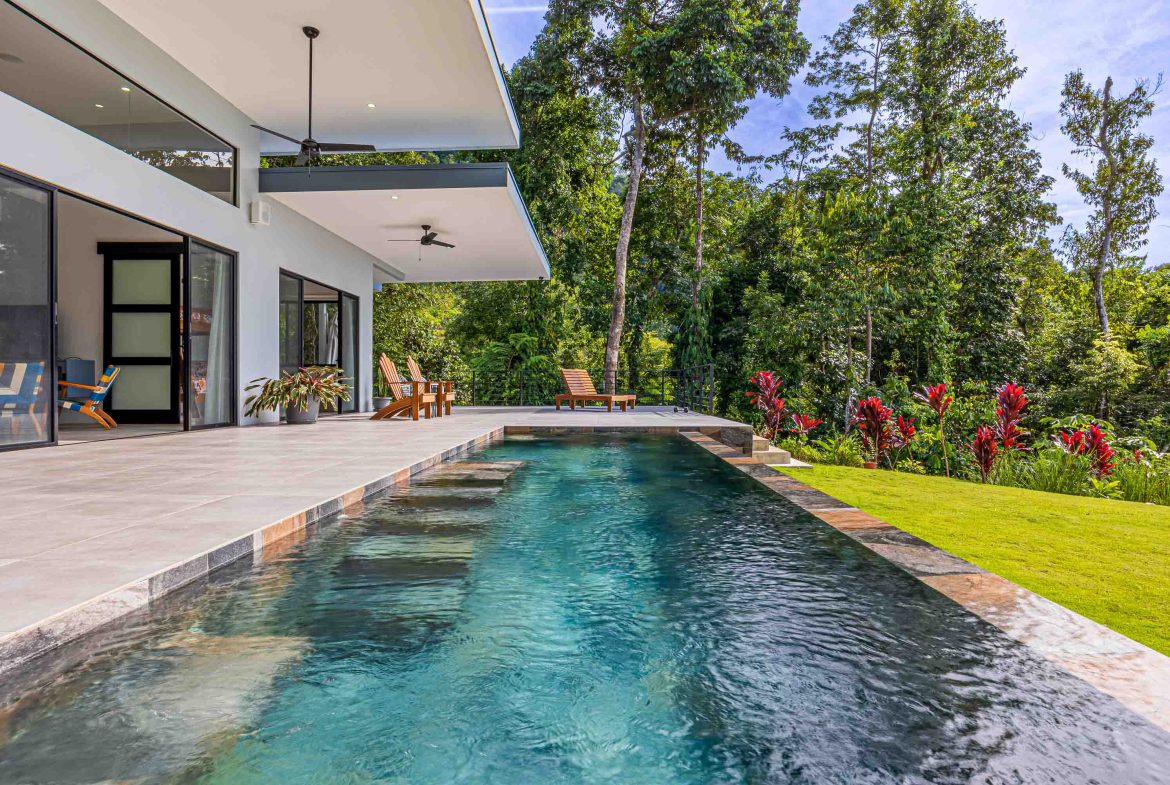 PROPERTY WITH THREE BEDROOM AND PANORAMIC VIEWS OF THE NATURE, IN PORTALON –  1.35 ACRES