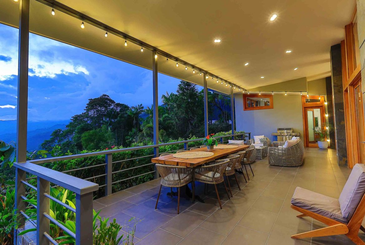 VILLA CHIRRIPO PROPERTY WITH PANORAMIC VIEWS OF THE MOUNTAINS AND SUNSET, IN RIVAS – 8.7 ACRES