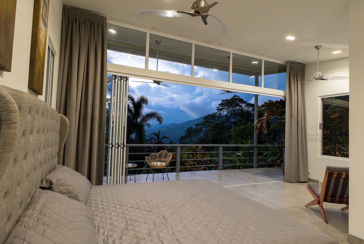 VILLA CHIRRIPO PROPERTY WITH PANORAMIC VIEWS OF THE MOUNTAINS AND SUNSET, IN RIVAS – 8.7 ACRES