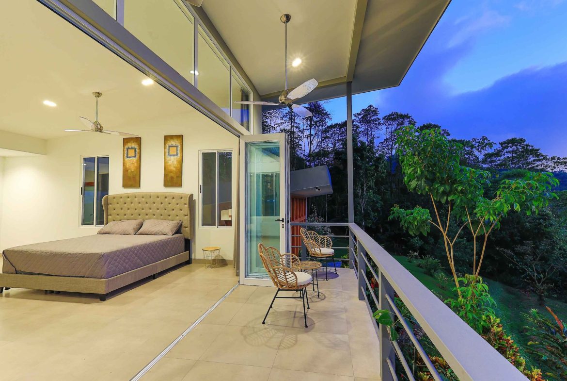 VILLA CHIRRIPO PROPERTY WITH PANORAMIC VIEWS OF THE MOUNTAINS AND SUNSET, IN RIVAS – 8.7 ACRES