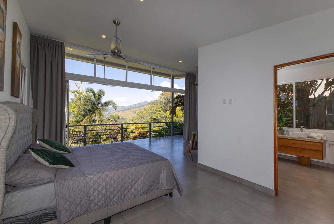 VILLA CHIRRIPO PROPERTY WITH PANORAMIC VIEWS OF THE MOUNTAINS AND SUNSET, IN RIVAS – 8.7 ACRES