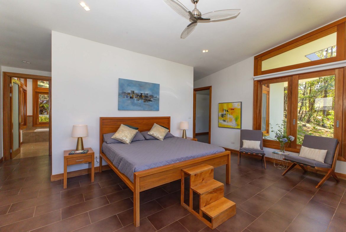 VILLA CHIRRIPO PROPERTY WITH PANORAMIC VIEWS OF THE MOUNTAINS AND SUNSET, IN RIVAS – 8.7 ACRES