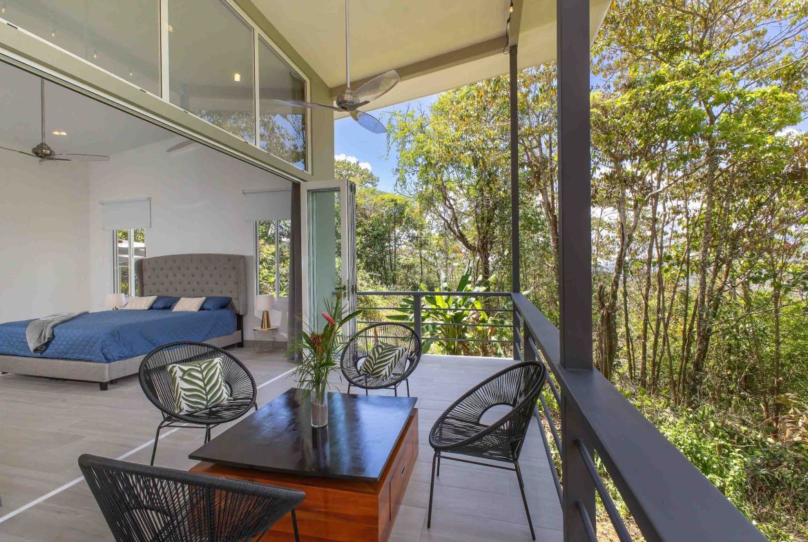 VILLA CHIRRIPO PROPERTY WITH PANORAMIC VIEWS OF THE MOUNTAINS AND SUNSET, IN RIVAS – 8.7 ACRES