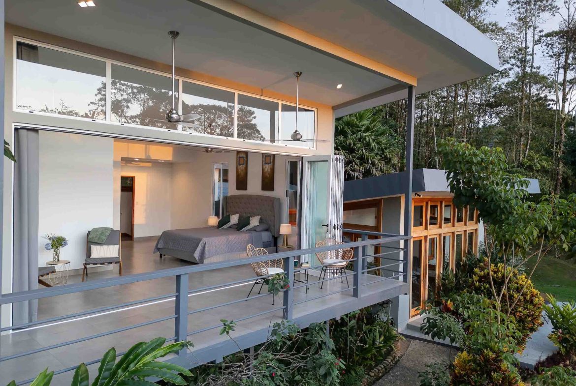 VILLA CHIRRIPO PROPERTY WITH PANORAMIC VIEWS OF THE MOUNTAINS AND SUNSET, IN RIVAS – 8.7 ACRES, Uvita, Costa Rica — photo 4