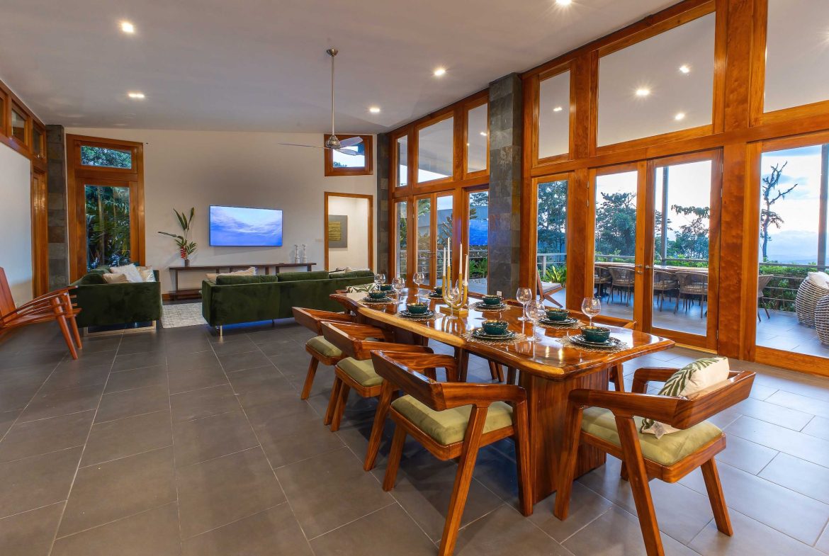 VILLA CHIRRIPO PROPERTY WITH PANORAMIC VIEWS OF THE MOUNTAINS AND SUNSET, IN RIVAS – 8.7 ACRES